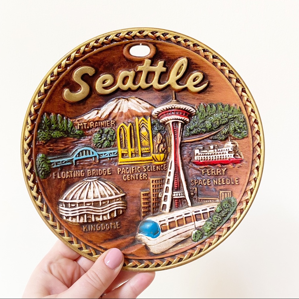 Vintage Seattle Decorative Wall Plate Souvenir Smith Western Japan